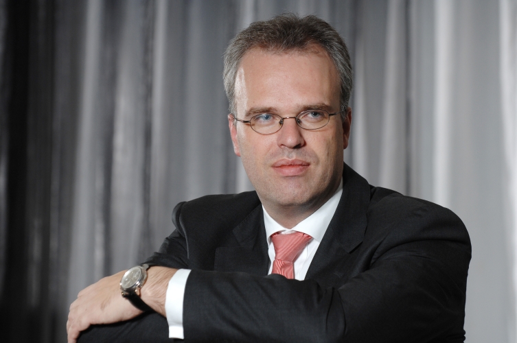 53f5dd29d11a71173c062ec7_JurgenvanBreukelen_KPMG_500.jpg